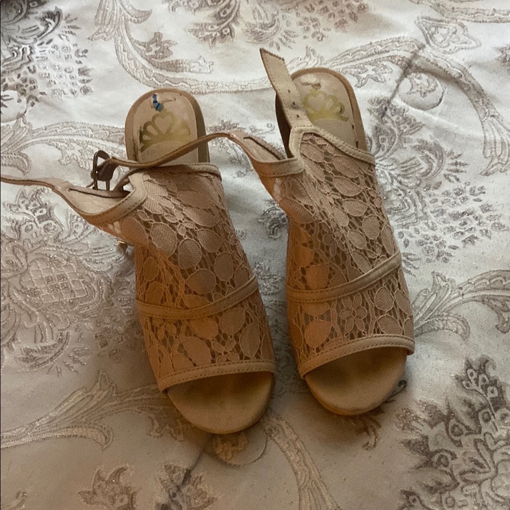 Elegant Beige Lace Women's Sandals